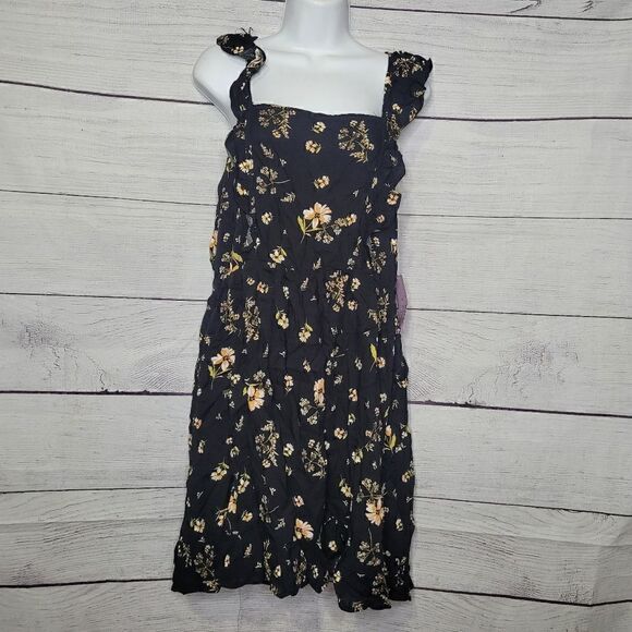 Women's Floral Sleeveless Apron Dress - Picture 1 of 6